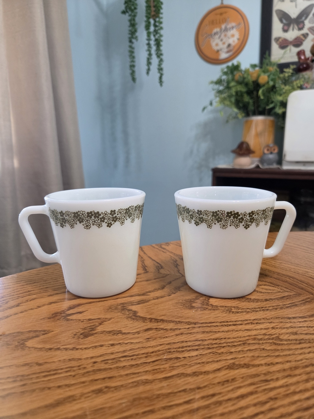Pair of Vintage Pyrex Spring Blossom Green Milk Glass Mugs Crazy Daisy